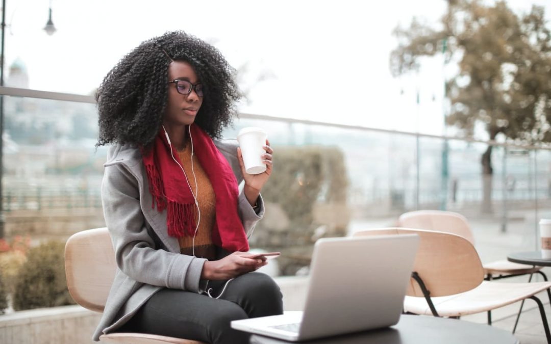 Aumenta presencia de estudiantes femeninas en cursos online